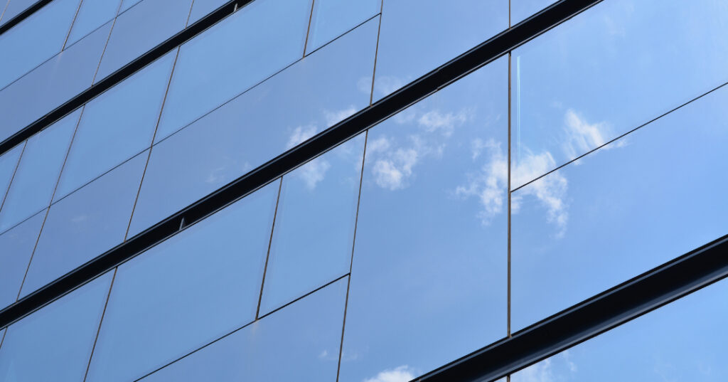 fachada de vidro em Pelotas